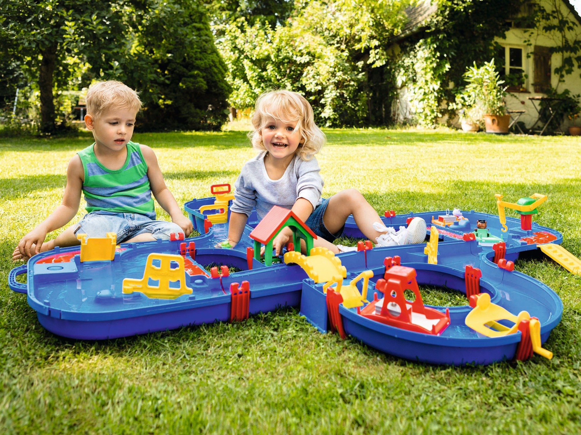 aquaplay-watertable-aquaplay-ngo-wasserbahn-blau-gro-schleuse image 6